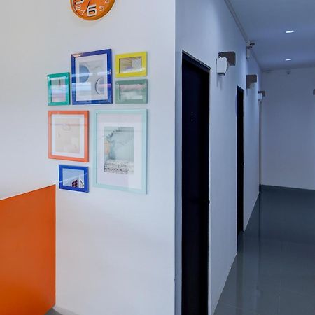 Super Oyo Capital O 93076 Batam Backpacker Guesthouse 2 Pembunuh Esterno foto